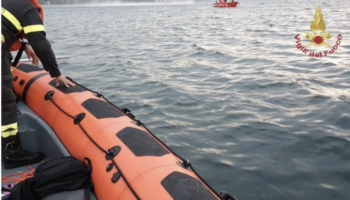 tromba-d’aria-sul-lago-maggiore.-si-ribalta-una-barca-turistica,-un-morto-e-quattro-dispersi