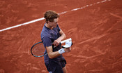 la-pesante-sconfitta-di-sinner-al-roland-garros