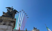 mattarella-e-meloni-all’altare-della-patria.-“forze-armate-garantiscono-sicurezza-e-pace”