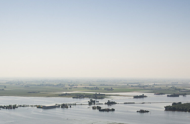 in-italia-100-mila-ettari-di-terreno-soffocati-dal-fango