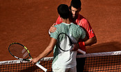i crampi-‘fermano’-alcaraz-sul-roland-garros,-djokovic-vola-in-finale