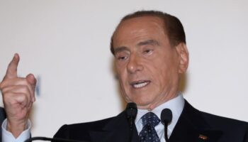 per-berlusconi-camera-ardente-ad-arcore-e-funerali-di-stato-in-duomo