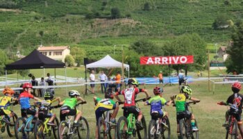 in-1.200-al-meeting-giovanissimi-fci-kinder-joy-of-moving