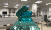 perche-i-tappi-non-si-staccano-piu-dalle-bottiglie-di-plastica?