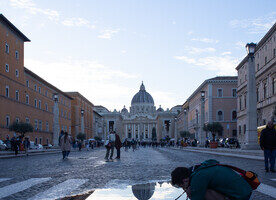 rubano-migliaia-di-euro-e-dollari-a-un-turista-americano,-2-arresti-a-roma