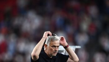 stangata-uefa-per-mourinho,-4-turni-per-insulti-a-taylor