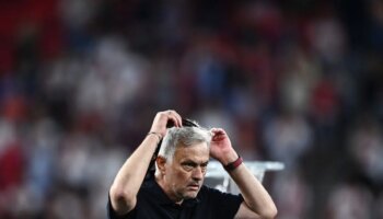 stangata-uefa-per-mourinho,-4-turni-per-insulti-a-taylor