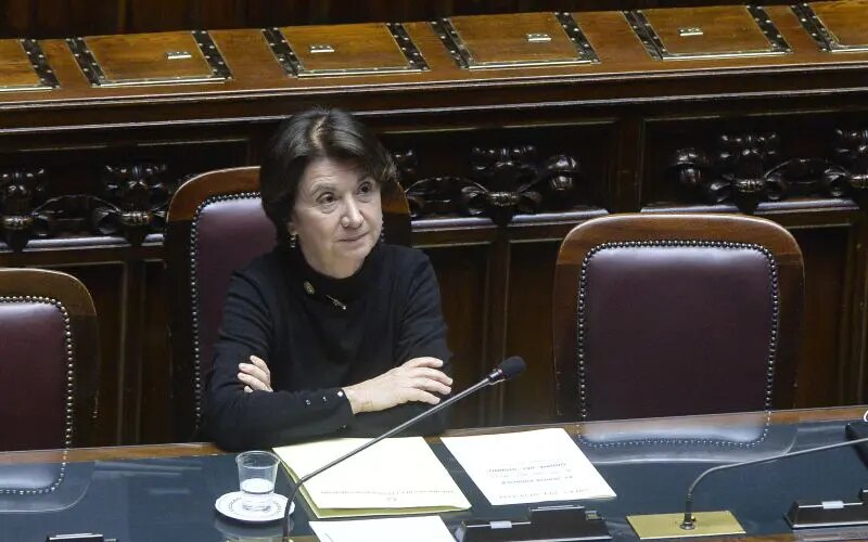 maternita-surrogata,roccella-“utile-soluzione-legale-per-bimbi-gia-nati”