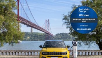 a-jeep-avenger-il-premio-“small-bev”-di-autovista-group-residual-value