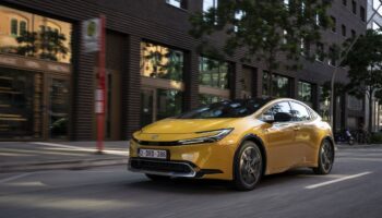 nuova-toyota-prius-plug-in-hybrid