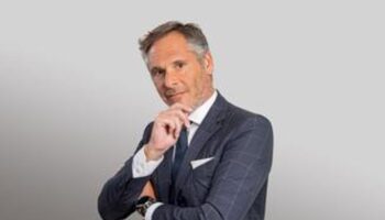 milano,-la-stazione-m5-portello-si-“veste”-per-i-mondiali-di-scherma