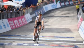 colpo-doppio-di-hindley-al-tour,-tappa-e-maglia-gialla