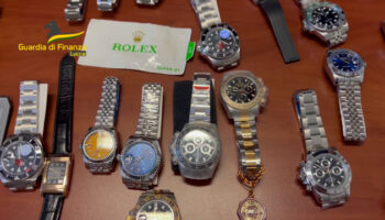sequestrati-cento-orologi-falsi-a-forte-dei-marmi,-un-denunciato