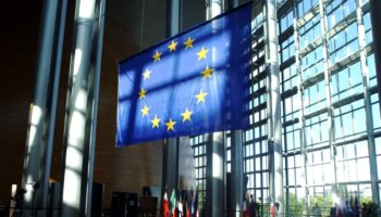 l’ue-vuole-evitare-carenze-di-semiconduttori,-via-libera-al-chips-act