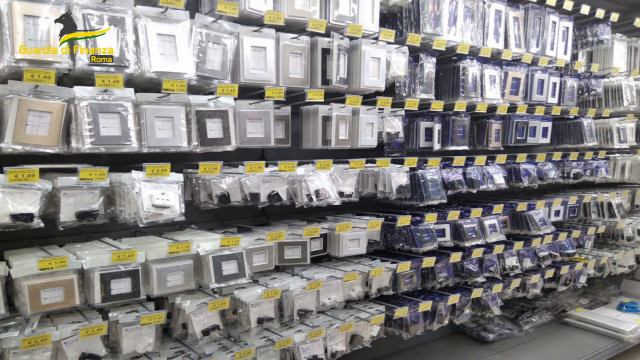 sequestro-a-roma-di-mezzo-milione-di-prodotti-contraffatti