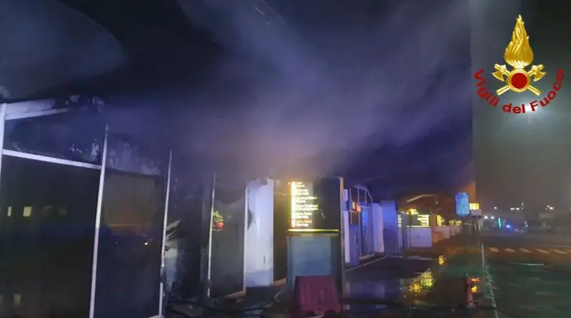 incendio-nell’aeroporto-di-catania,-voli-sospesi-fino-a-19-luglio