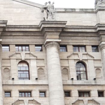 borsa,-apertura-piatta-per-piazza-affari