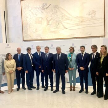 simest-farnesina,-4-miliardi-per-la-crescita-delle-imprese-all’estero