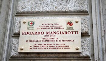 milano,-in-via-solferino-una-targa-dedicata-a-edoardo-mangiarotti