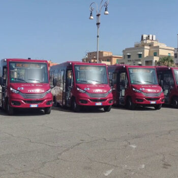 a-roma-entrano-in-servizio-i-moby-city,-i-nuovi-minibus-dell’atac