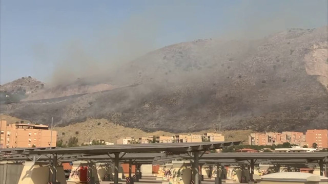 palermo-circondata-dagli-incendi,-fiamme-ancora-sulle-colline