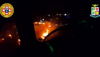 incendi-nel-trapanese,-soccorsi-turisti-bloccati-dalle-fiamme