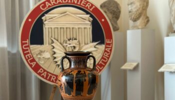 recuperata-un’anfora-attica,-venturini-“arricchira-il-patrimonio-archeologico”