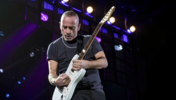 eros-ramazzotti-torna-in-italia-con-un-tris-di-imperdibili-live