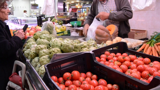 consumi,-6-italiani-su-10-tagliano-le-spese