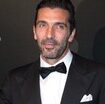 gianluigi-buffon-appende-i-guanti-al-chiodo.-addio-al-calcio