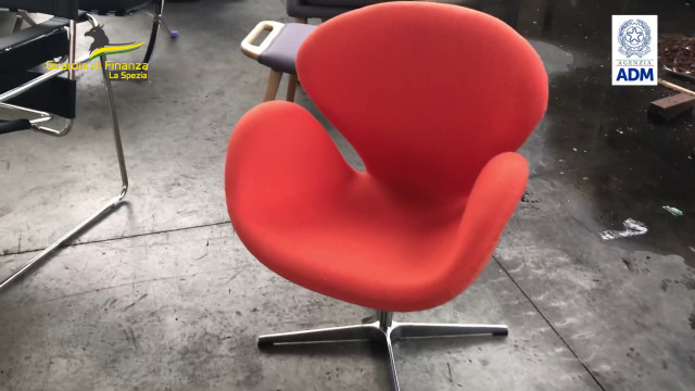 a-la-spezia-sequestrati-1600-articoli-di-design-contraffatti