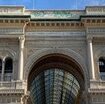 imbrattata-la-galleria-vittorio-emanuele-ii-a-milano
