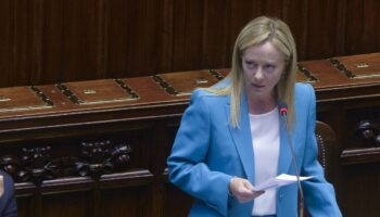 italiani-non-pagano-il-conto-in-albania,-meloni-fa-saldare-l’ambasciata