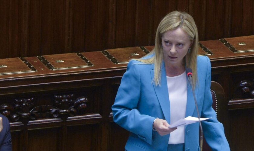 italiani-non-pagano-il-conto-in-albania,-meloni-fa-saldare-l’ambasciata