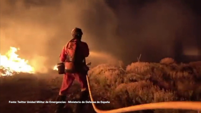 maxi-incendio-a-tenerife,-oltre-12-mila-evacuati