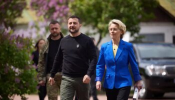 ue-ucraina,-von-der-leyen-“incontro-produttivo-con-zelensky-ad-atene”