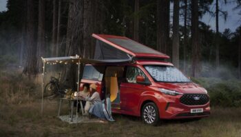 ford-svela-nuova-generazione-camper-transit-custom-nugget