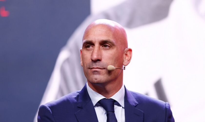 rubiales-non-si-dimette-ma-la-spagna-e-in-rivolta