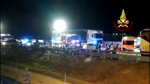 scontro-fra-pullman-e-tir-sull’a4-in-direzione-trieste,-le-immagini