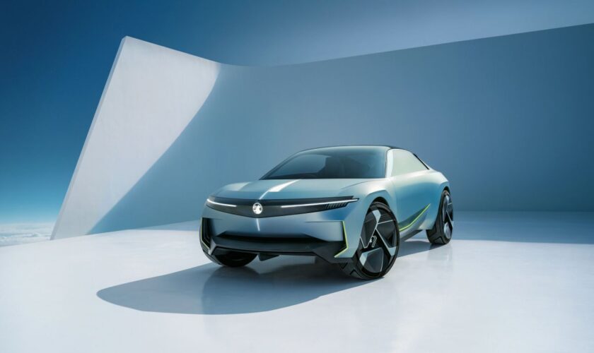 in-anteprima-mondiale-all’iaa-mobility-la-nuova-opel-experimental