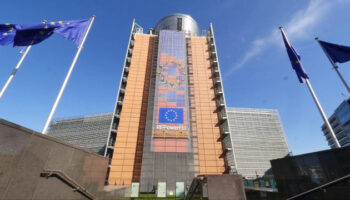 ue,-la-bilancia-commerciale-torna-in-positivo