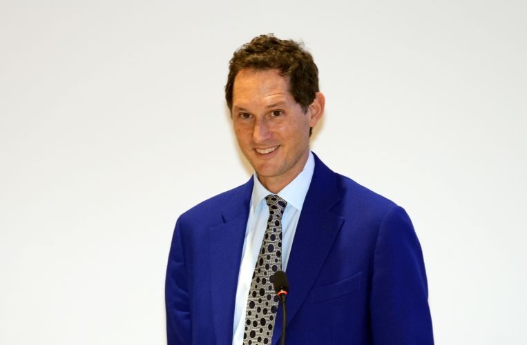 john-elkann-lascia-la-presidenza-della-giovanni-agnelli-bv