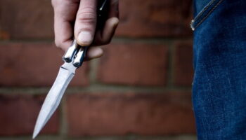 un-giovane-e-stato-accoltellato-a-morte-sulla-banchina-di-una-stazione-nel-lecchese