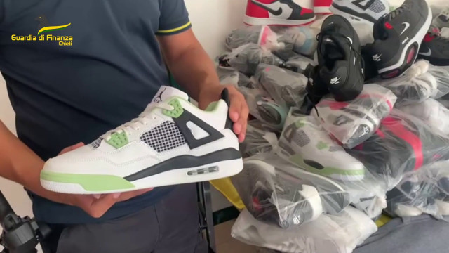 a-chieti-sequestrati-abiti-e-accessori-con-marchi-contraffatti