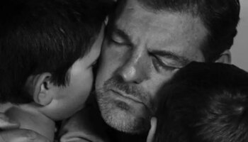 a-venezia-il-docufilm-“stato-di-grazia”-con-lorenzo-flaherty