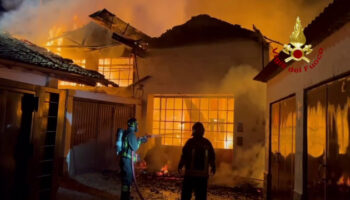 azienda-in-fiamme-nel-lodigiano,-le-immagini
