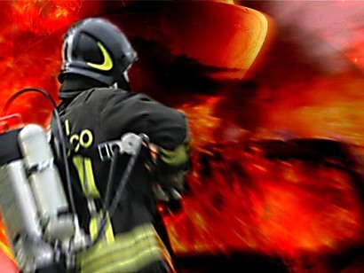 camper-a-fuoco-ad-olbia,-trovato-un-corpo-carbonizzato- 