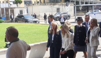 meloni-a-caivano-“non-possono-esistere-zone-franche”