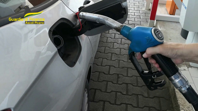 ad-ascoli-piceno-22-violazioni-durante-controlli-sul-prezzo-carburante