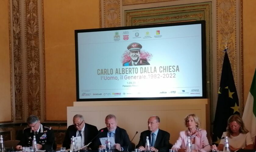 una-mostra-sul-generale-dalla-chiesa-al-palazzo-dei-normanni-di-palermo